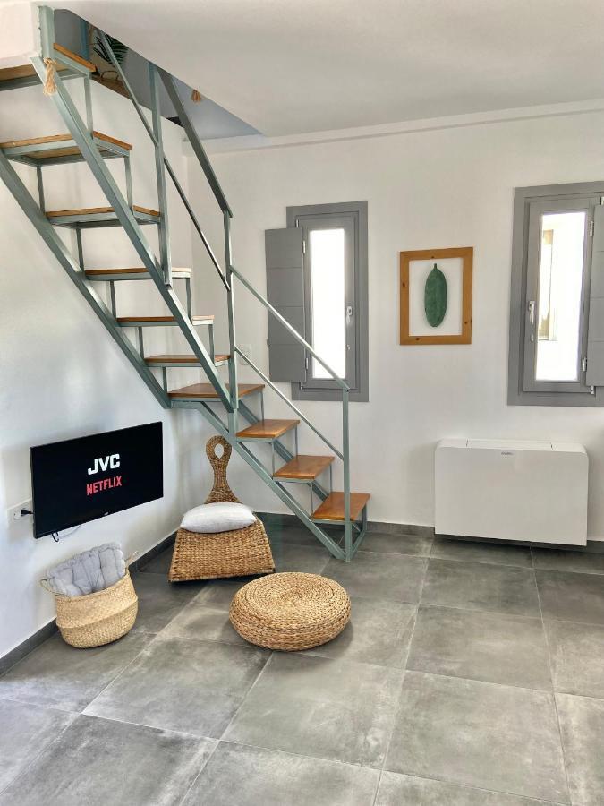 Aeron Villa
