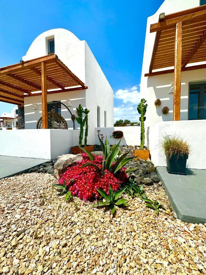 Aeron Villa *